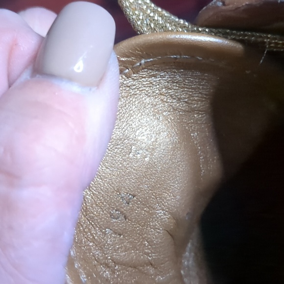 GUCCI* ladies size 38 hitop coated leather lace up round toe rubber sole sneaker - Picture 13 of 17